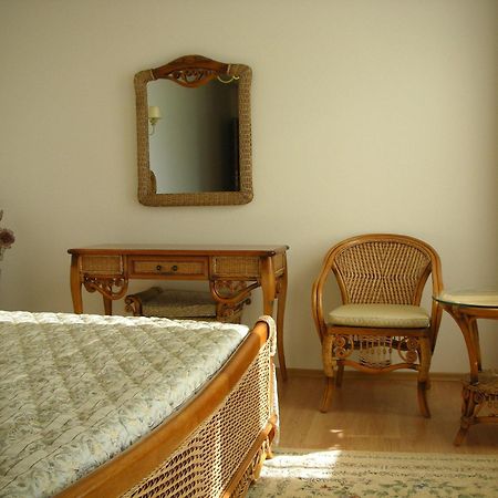 Oasis Suites Apartments And Studios 拉夫达 外观 照片