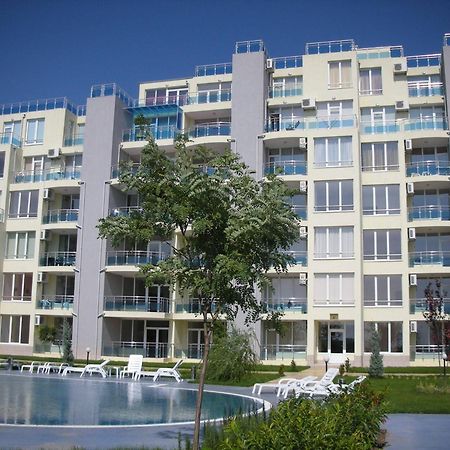 Oasis Suites Apartments And Studios 拉夫达 外观 照片
