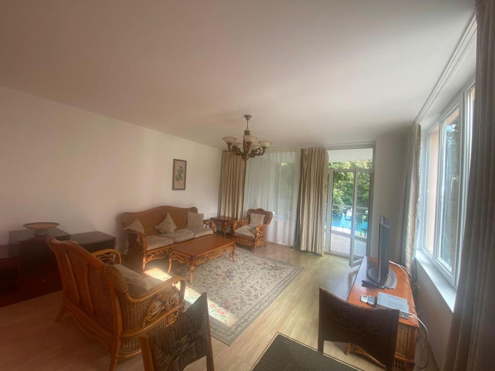 Oasis Suites Apartments And Studios 拉夫达 外观 照片