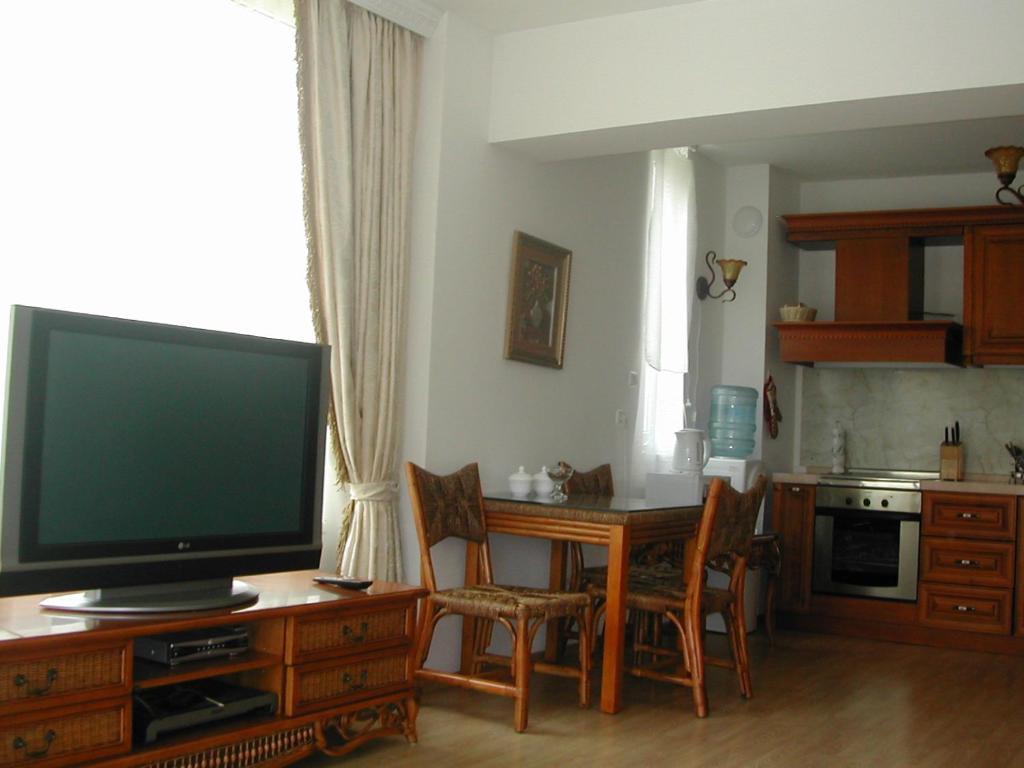 Oasis Suites Apartments And Studios 拉夫达 客房 照片