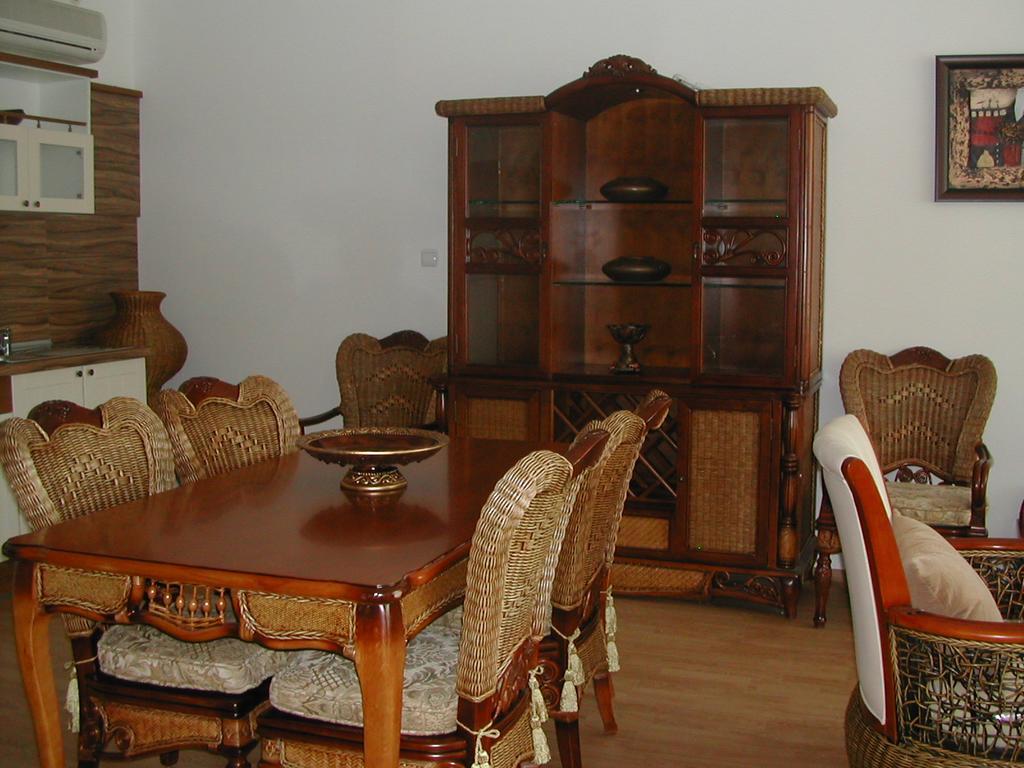 Oasis Suites Apartments And Studios 拉夫达 外观 照片