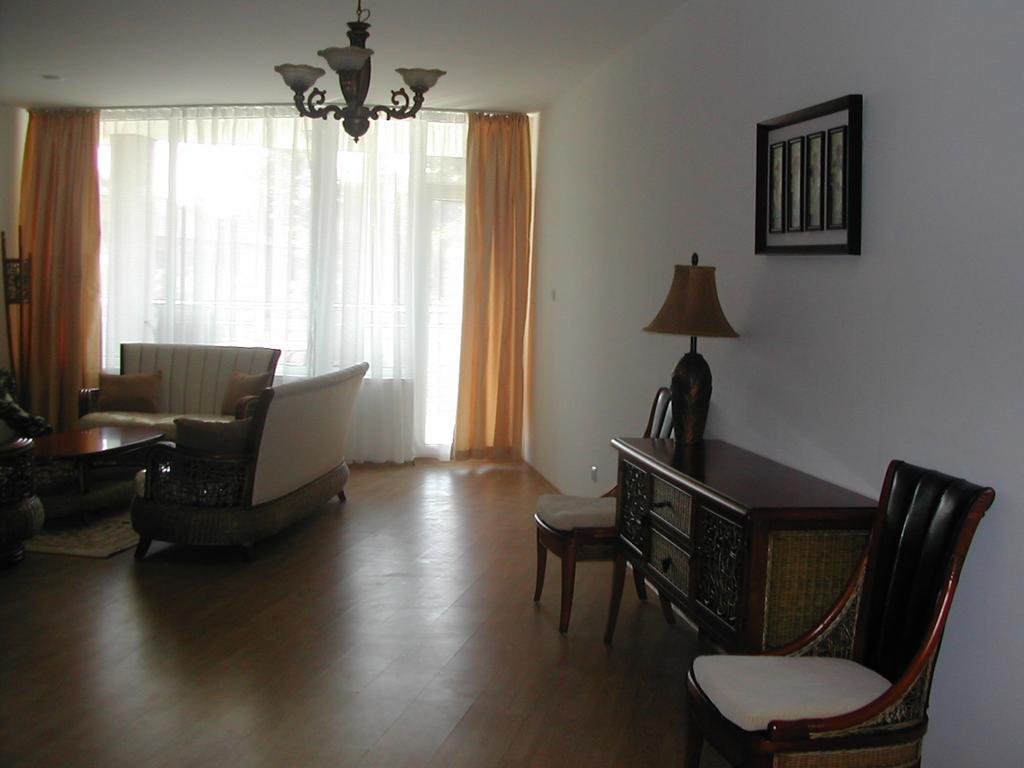 Oasis Suites Apartments And Studios 拉夫达 外观 照片