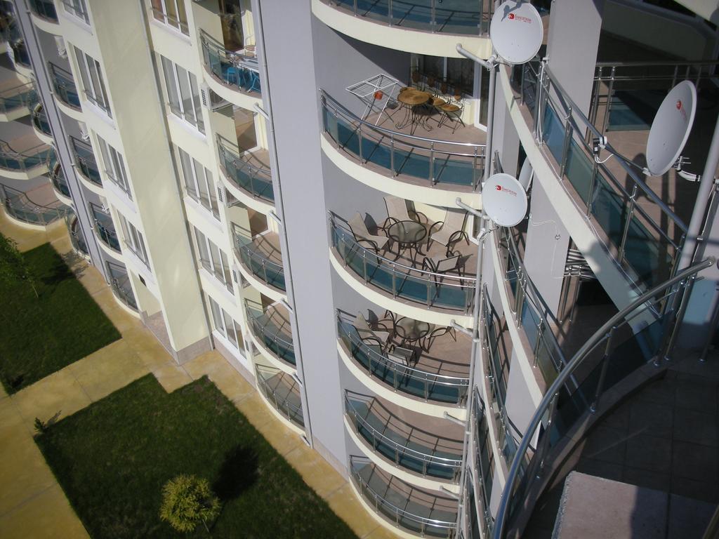 Oasis Suites Apartments And Studios 拉夫达 外观 照片