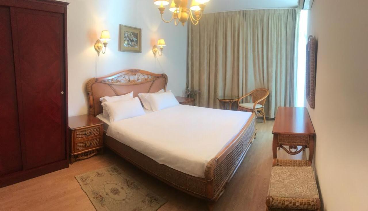 Oasis Suites Apartments And Studios 拉夫达 外观 照片