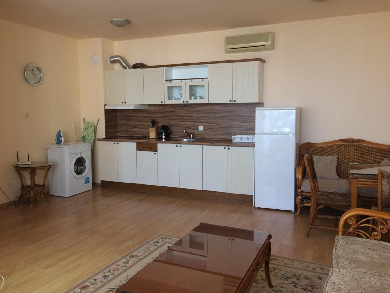 Oasis Suites Apartments And Studios 拉夫达 外观 照片